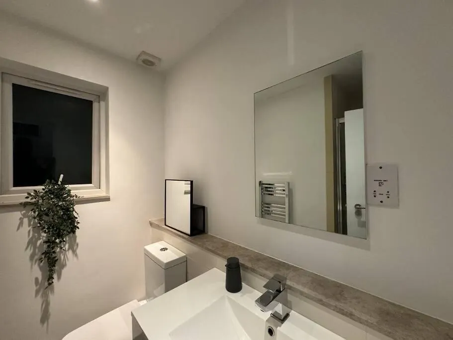 Apartment Luxxe 2Br 2Ba Duplex 5 Mins From Hither Green St - 65C London United Kingdom